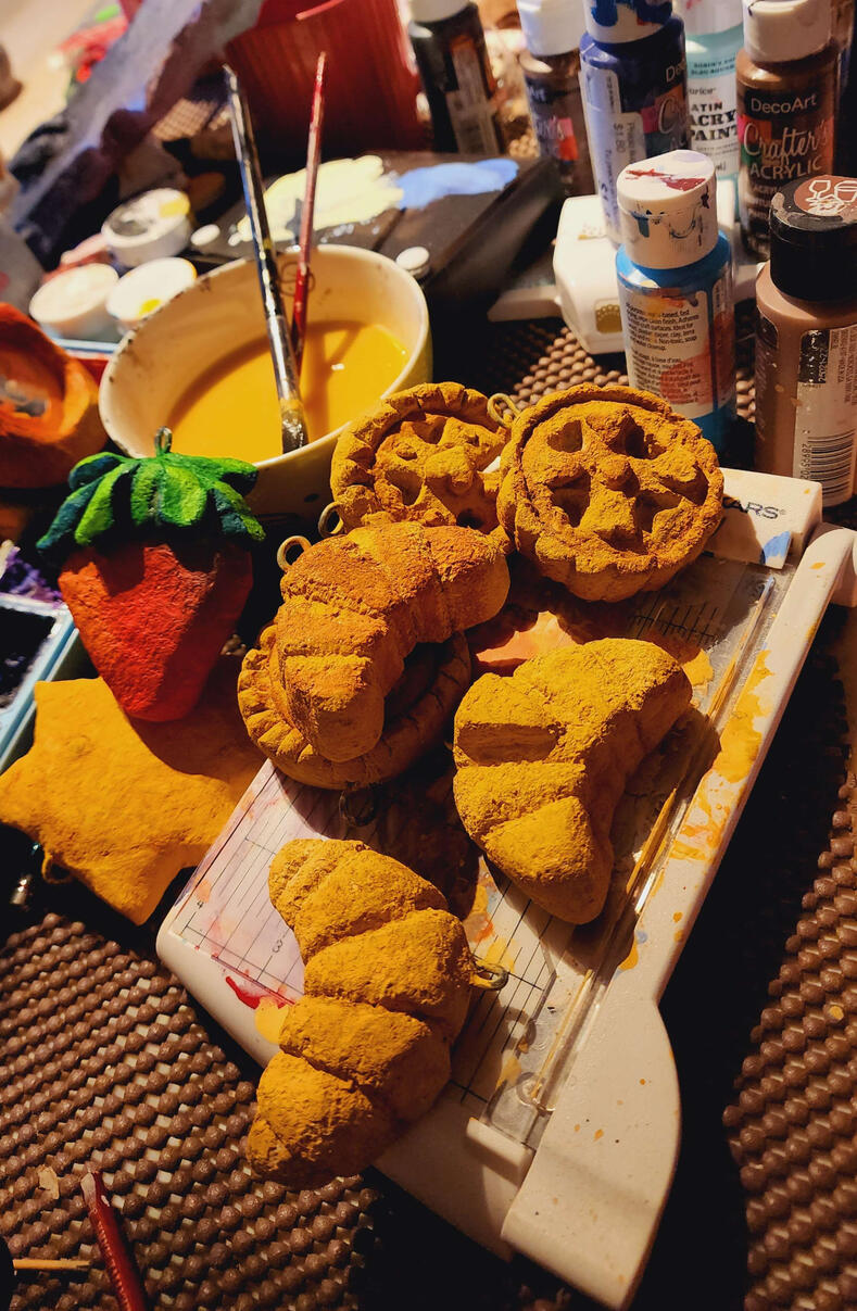 Recycled paper clay keychain sculpts (Wip)